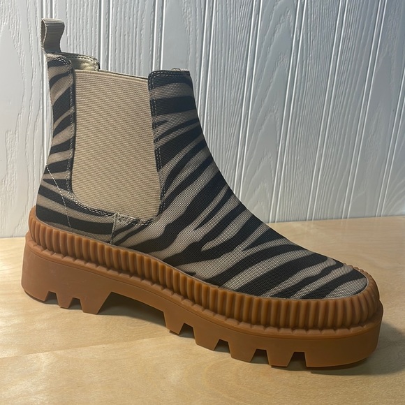 Silent D Shoes - Silent D Anthropologie Pia Chelsea Boots